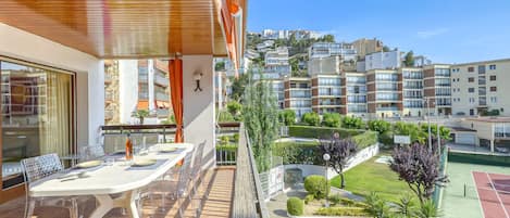 屋外ダイニングエリア