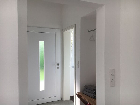 Interior - Modern guest house 70 m² to the S-Bahn 3 min (Hannover)