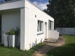 Exterior - Modern guest house 70 m² to the S-Bahn 3 min (Hannover)