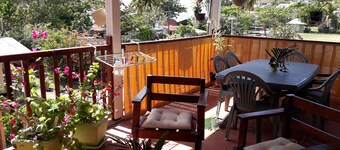 HAUT DE VILLA  3 PIÈCES 90 M2  1 MN DE LA PLAGE VUE D'EXCEPTION