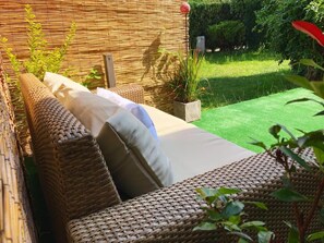 Property grounds - House with garden in the center of Berlin for up to 3 people (Berlin)