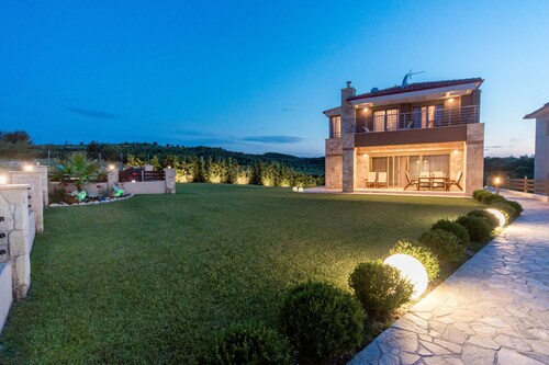 Villa Alina in Haniotis with private pool