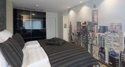 Neue, modern ausgestattete Ferienwohnung mit Seeblick in der Vulkaneifel