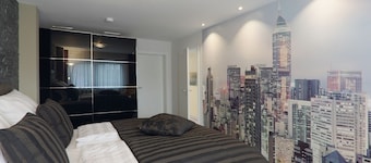 Ny, moderne udstyret lejlighed med udsigt over søen i Vulkaneifel