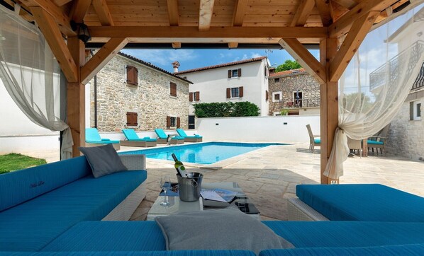 Pool - Villa Loki- your exclusive Holiday Home in Istria (Lašici, Vizinada)