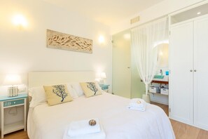 1 bedroom, internet - Sunny Townhouse With Terrace in Mallorca (Son Serra de Marina)