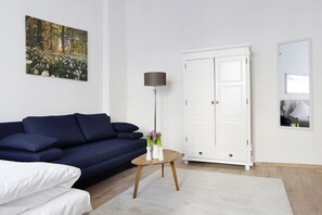 5 bedrooms, in-room safe, iron/ironing board, WiFi