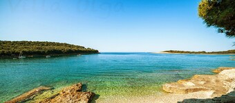 Villa Olga Apartment B. 125 meters from the sea with pool and sea view