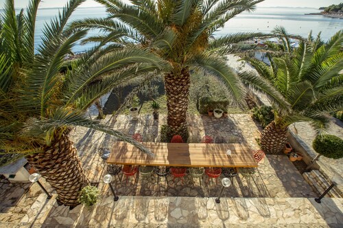 5*, directly by the sea, - beautiful, new design house