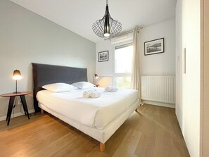 1 多间卧室、熨斗/熨衣板、WiFi、床单