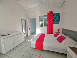 Iron/ironing board, travel cot, free WiFi, bed sheets - Sapotille Bungalow in nature 2 minutes from the sea (Saint-François)