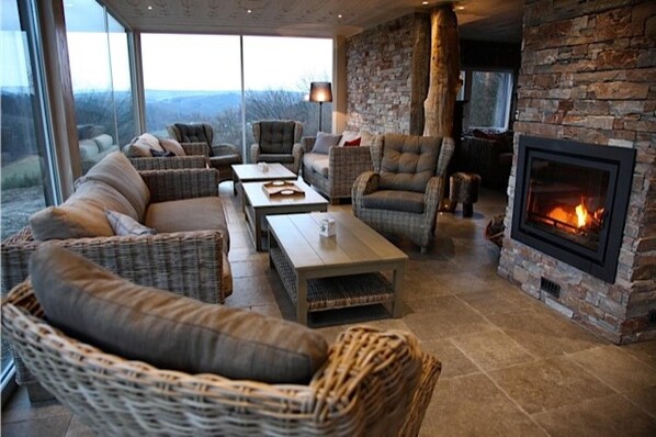 TV, fireplace, DVD player, foosball - FOREST HILLS LODGE (19 pers) (Stoumont)