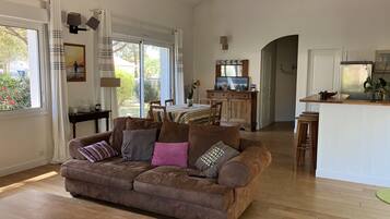 Télévision, cheminée