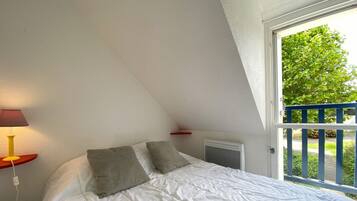 1 bedroom, iron/ironing board, free WiFi