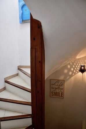Interior - Village house in medieval Hyères. (Hyères)