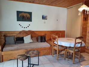 Interior - Les Orres pied des pistes, dans chalet, location pour 2 /3 personnes (Les Orres)