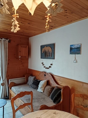 Interior - Les Orres pied des pistes, dans chalet, location pour 2 /3 personnes (Les Orres)