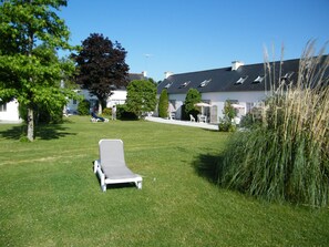 Terrace/patio - The calm and the space in Bénodet. Ground floor apartment in park 5 ha (Clohars-Fouesnant)