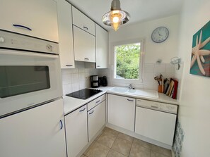 Fridge, microwave, oven, dishwasher - KERBERDERY - Quiet and spacious holiday home - CARNAC - K363 (Carnac)