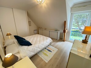 3 室のベッドルーム、アイロン / アイロン台