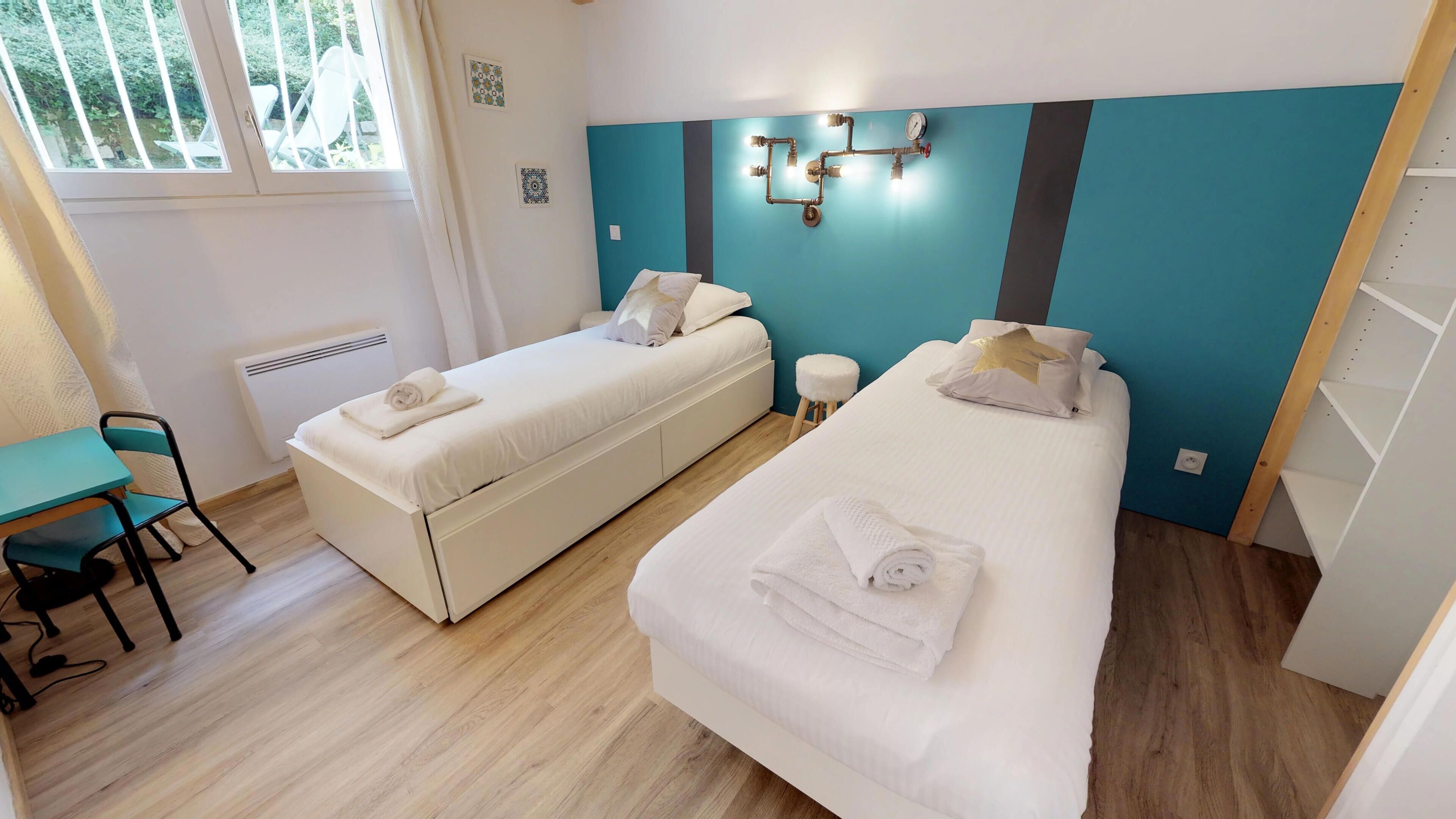Chambre avec 2 ou 3 lits simples 