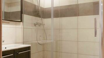 Eychauda - Salle de bains 2