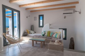 TV - VILLA SEAROCKS NAXOS Mikri Vigla 8 people (MIKRI VIGLA)