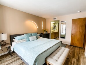 2 habitaciones, tabla de planchar con plancha, wifi y ropa de cama 