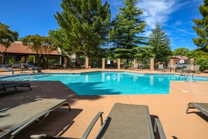 Pool - Modern Sedona Red Rock Retreat- Pool, Jacuzzi (Sedona)