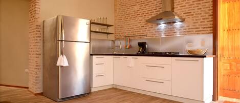 Wasserkocher mit Kaffee-/Teezubehör, Kochgeschirr/Geschirr/Besteck