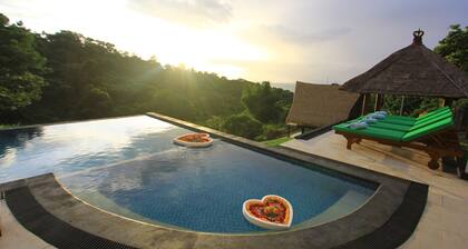 Spectacular Sunset Private Villa & Pool Free 1st B/fast Rumah Senja Lovina Hill