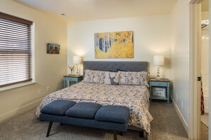 3 bedrooms, iron/ironing board, free WiFi, bed sheets - Hot Tub & Outdoor Living | Rim View Retreat | Fenced Backyard (Moab)