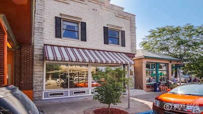 Right Downtown with Space for Everyone!