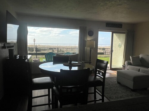 On the Promenade 1st floor. Spectacular Panoramic Ocean Views, Patio with grassy