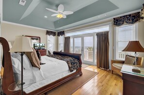 4 bedrooms, iron/ironing board, free WiFi