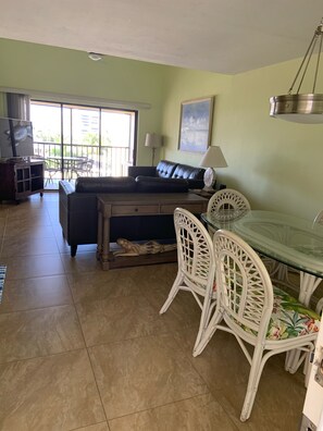 Smart TV, computer monitors