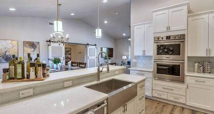 Old Town Family House - Sleeps 24