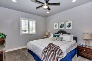 5 bedrooms, iron/ironing board, WiFi, bed sheets