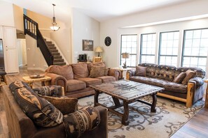 Smart TV, chimenea, videojuegos y reproductor de DVD 