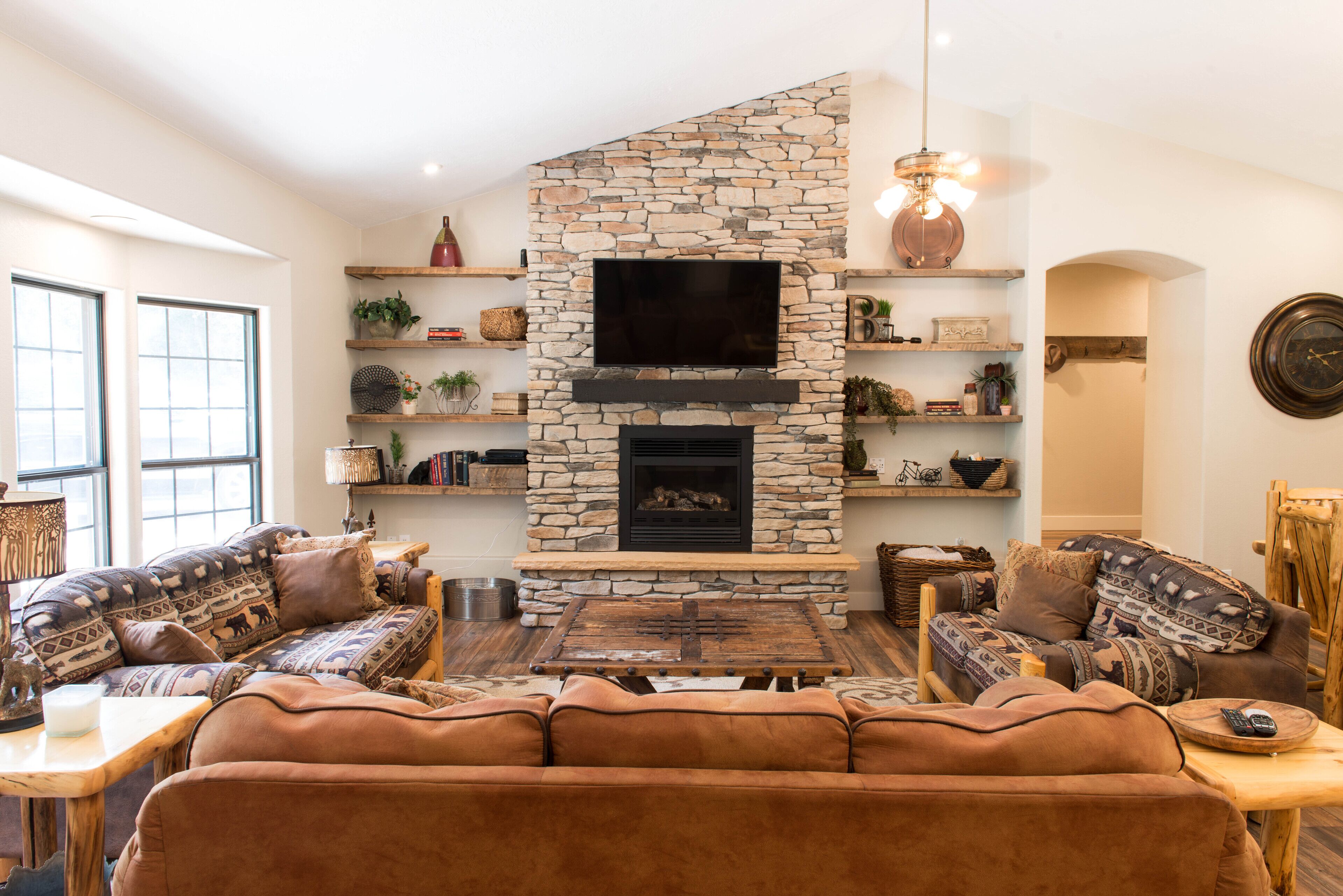 Smart TV, fireplace, video games, DVD player