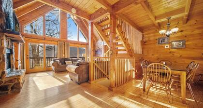 Big Views, Top Reviews, Gated Privacy 3 King Suites+Qn Loft Game+Theater Hot Tub