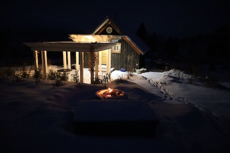 Property grounds. Cozy Cottage overlooking Bitterroot Valley, private setting east of Victor