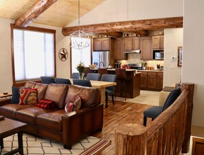 Smart TV, chimenea, videojuegos y reproductor de DVD 