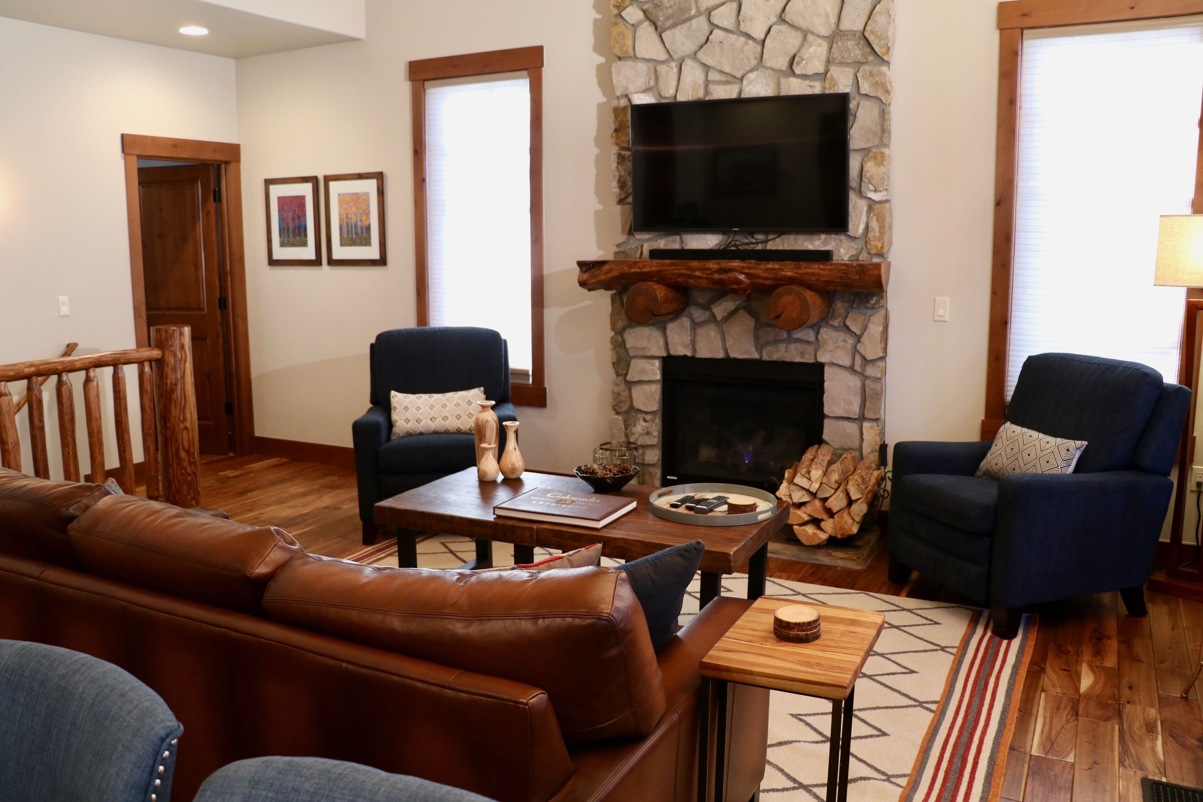 Smart-TV, Kamin, Videospiele, DVD-Player