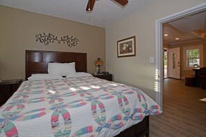 3 bedrooms, iron/ironing board, free WiFi, bed sheets - 1930s General Store  - walkable to downtown, pet-friendly, Home is all for YOU! (Prescott)