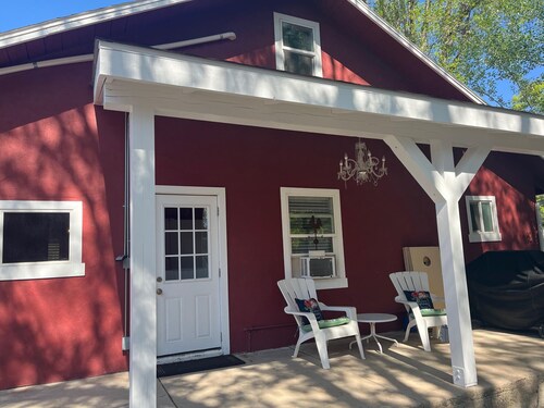 1930-luvun yleinen kauppa, joka on mukava ja kävelymatka keskustaan