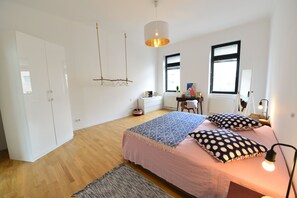 1 bedroom, iron/ironing board, internet, bed sheets