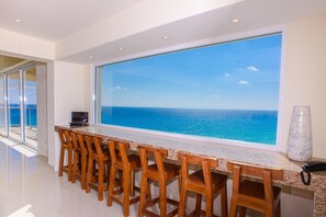 Interior - Beachfront Penthouse on the Sand! Incredible Views! Walk to Eat, Drink, Play! (Cancún)