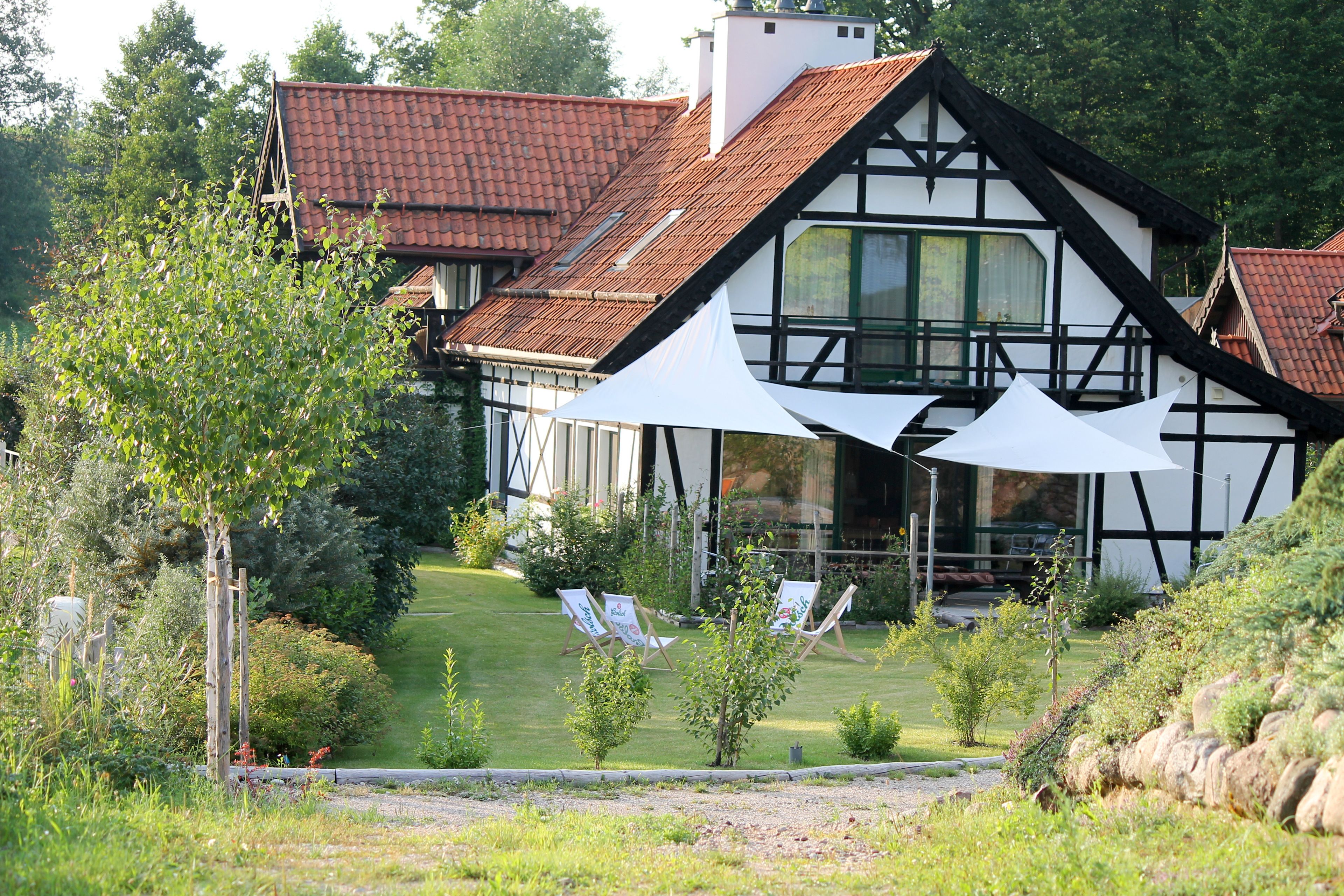 Frühstück, Mittagessen, Abendessen, Blick auf den Garten 
