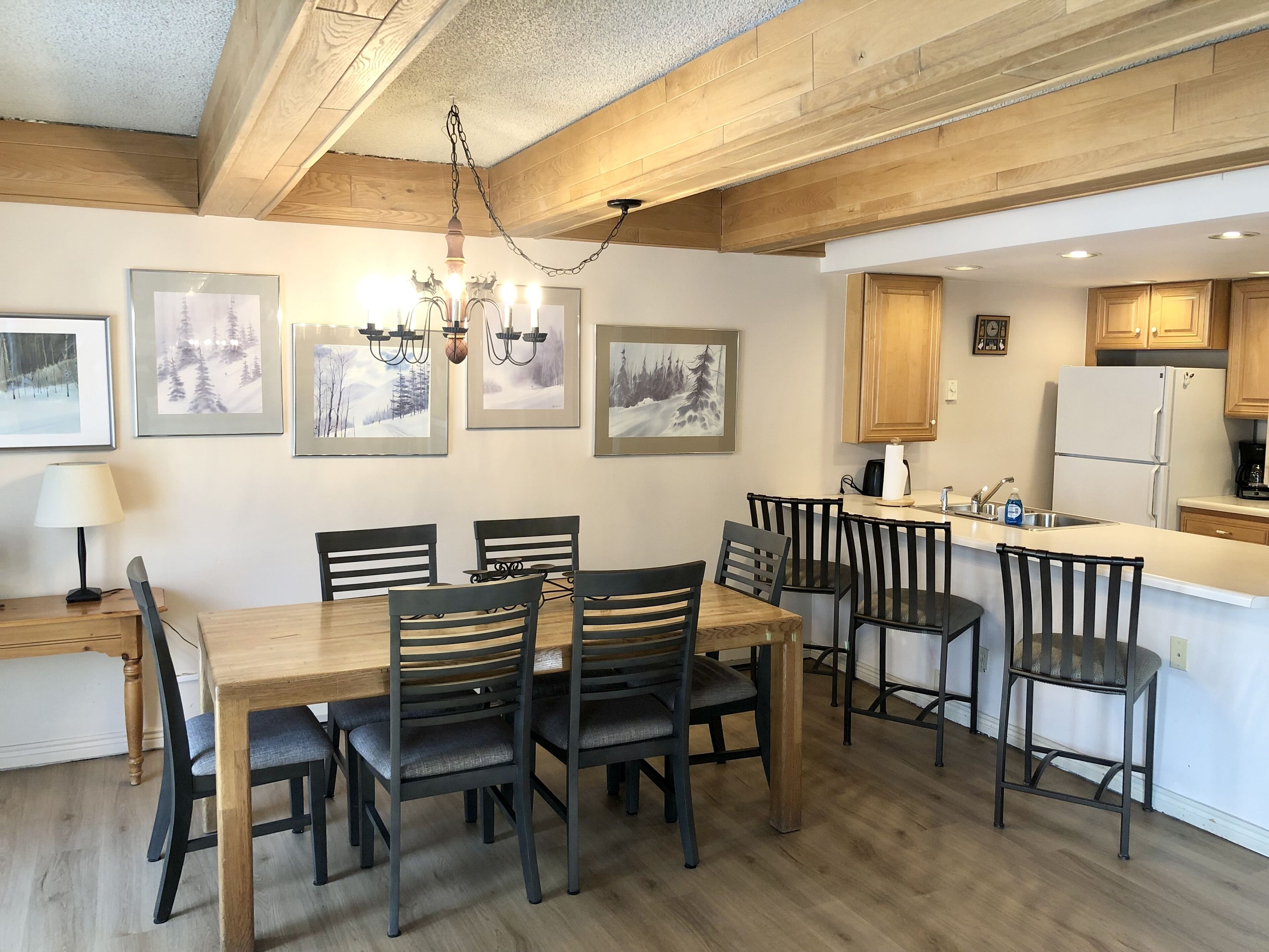 Spacious condo convenient to Vail Village, Pool/Hot tub, comfy beds<br>Lic#008850